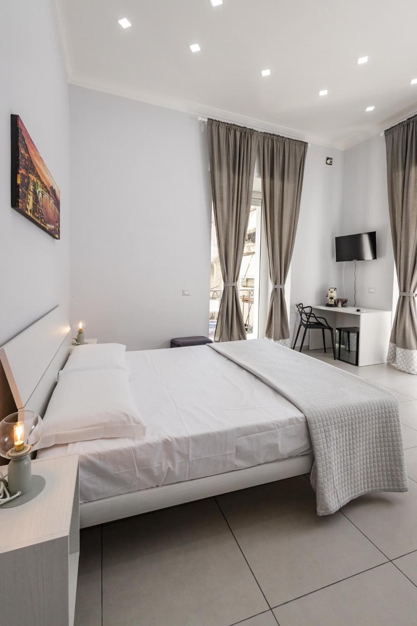 מלון נאפולי Caroline'S House מראה חיצוני תמונה